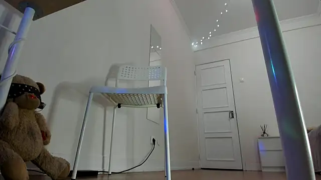 Snapshot of wow-mistress chatting on 22, 11, 2025 wow-mistress online show from 22, 11, 2025