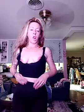 Snapshot of DanyThrash chatting on 18, 1, 2026 DanyThrash online show from 18, 1, 2026