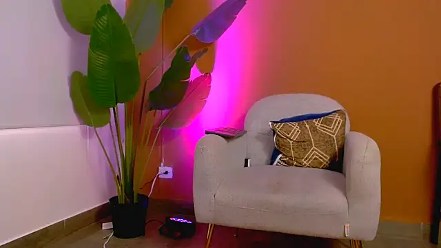 Snapshot of Sara_ow chatting on 19, 6, 2026 Sara ow online show from 19, 6, 2026