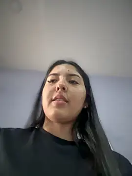 Snapshot of MarianaBenz chatting on 6, 2, 2025 MarianaBenz online show from 6, 2, 2025