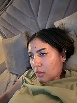 Snapshot of MarianaBenz chatting on 10, 2, 2025 MarianaBenz online show from 10, 2, 2025