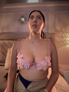 Snapshot of MarianaBenz chatting on 19, 2, 2025 MarianaBenz online show from 19, 2, 2025