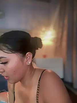 Snapshot of MarianaBenz chatting on 11, 3, 2025 MarianaBenz online show from 11, 3, 2025