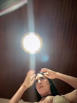 Snapshot of MarianaBenz chatting on 10, 10, 2025 MarianaBenz online show from 10, 10, 2025