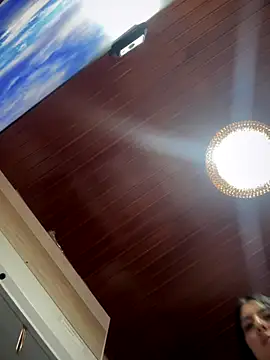 Snapshot of MarianaBenz chatting on 16, 12, 2025 MarianaBenz online show from 16, 12, 2025