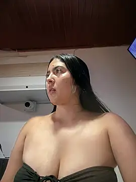 Snapshot of MarianaBenz chatting on 7, 2, 2026 MarianaBenz online show from 7, 2, 2026