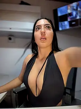 MarianaBenz online show from 21, 4, 2026