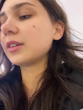 QuitieLia online show from 9, 12, 2024