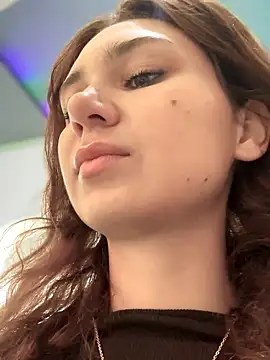 QuitieLia online show from 7, 10, 2025