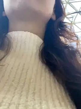 QuitieLia online show from 8, 11, 2025