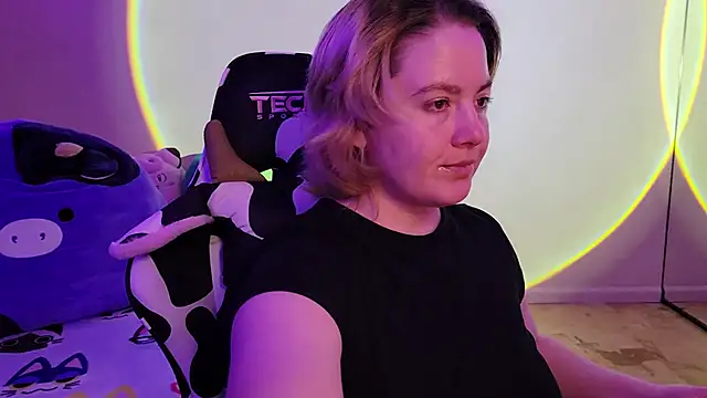 InternetFairy XO online show from 4, 2, 2025