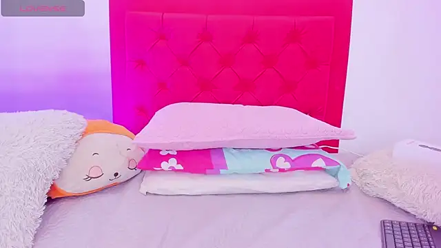 Snapshot of Sofia_Girl_ chatting on 5, 3, 2025 Sofia Girl online show from 5, 3, 2025