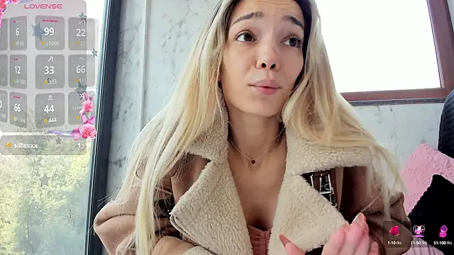 Snapshot of Sassy_Teen chatting on 13, 2, 2025 Sassy Teen online show from 13, 2, 2025