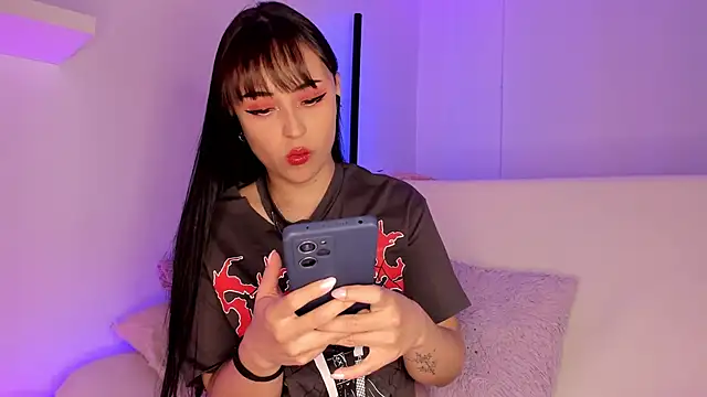Snapshot of Gloomydoll chatting on 10, 12, 2024 Gloomydoll online show from 10, 12, 2024