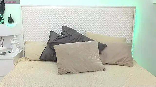 Snapshot of Eva_Rogers_ chatting on 11, 12, 2024 Eva Rogers  online show from 11, 12, 2024