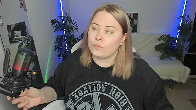 Akemi BBW online show from 4, 3, 2025