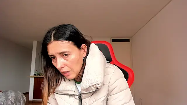 Snapshot of zoe_jeane_beker chatting on 27, 2, 2025 zoe jeane beker online show from 27, 2, 2025