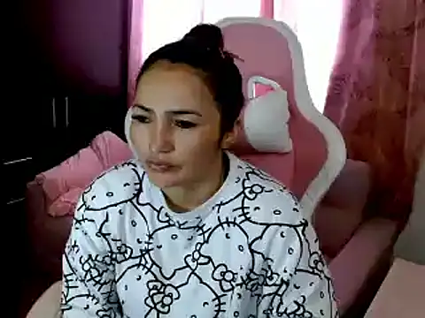 EVA GRAYS online show from 3, 3, 2025