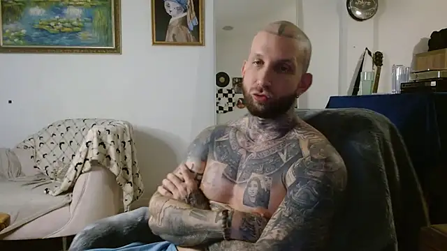 Snapshot of bobbybacala91 chatting on 4, 10, 2025 bobbybacala91 online show from 4, 10, 2025