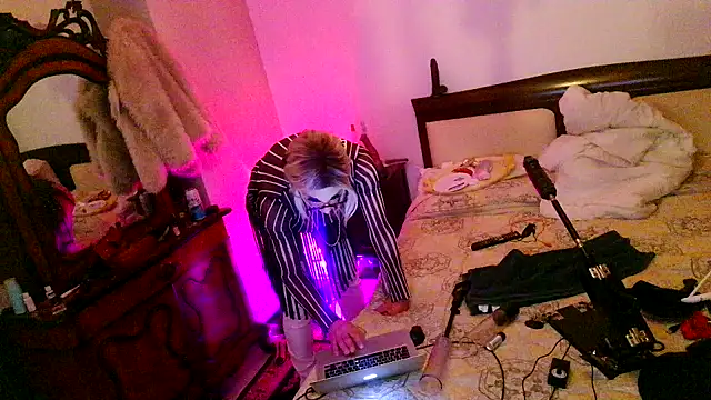 CharlotteVixxens online show from 11, 1, 2026