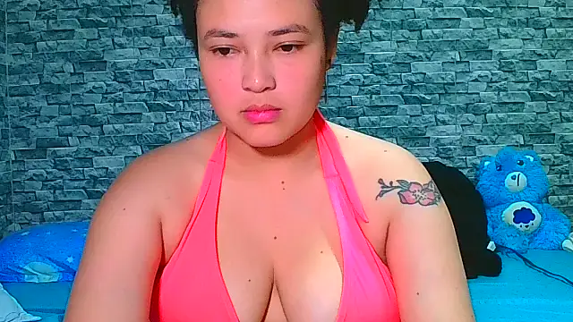 Snapshot of vanellope12 chatting on 1, 11, 2025 vanellope12 online show from 1, 11, 2025