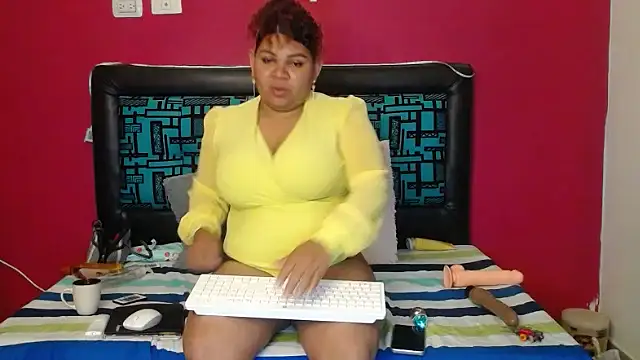 karolhot916 online show from 5, 11, 2025