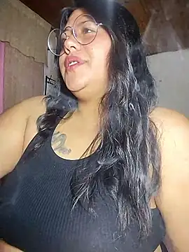 Snapshot of KATYGONZALEZ chatting on 3, 5, 2026 KATYGONZALEZ online show from 3, 5, 2026