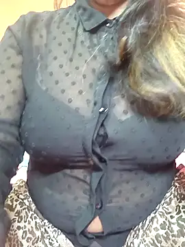 CUTE SOPHIA- online show from 8, 3, 2025