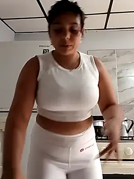 Snapshot of stefanie010 chatting on 8, 1, 2025 stefanie010 online show from 8, 1, 2025