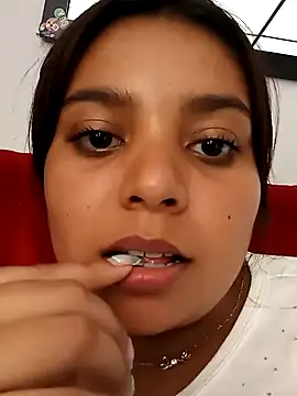 Snapshot of stefanie010 chatting on 21, 1, 2025 stefanie010 online show from 21, 1, 2025