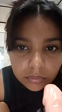 Snapshot of stefanie010 chatting on 11, 2, 2025 stefanie010 online show from 11, 2, 2025