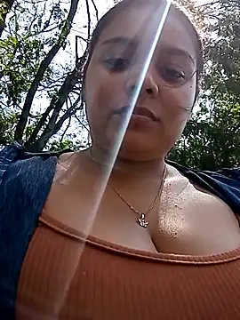 Snapshot of stefanie010 chatting on 14, 12, 2025 stefanie010 online show from 14, 12, 2025