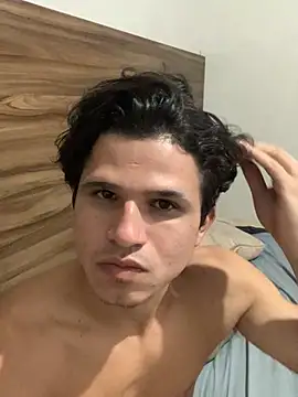 pedrovkr3 online show from 5, 12, 2024