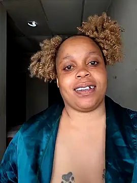 THESHORTQUEEN online show from 4, 11, 2025