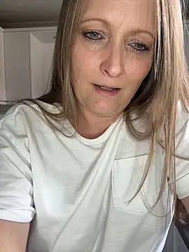 HoneyBluex online show from 15, 9, 2025