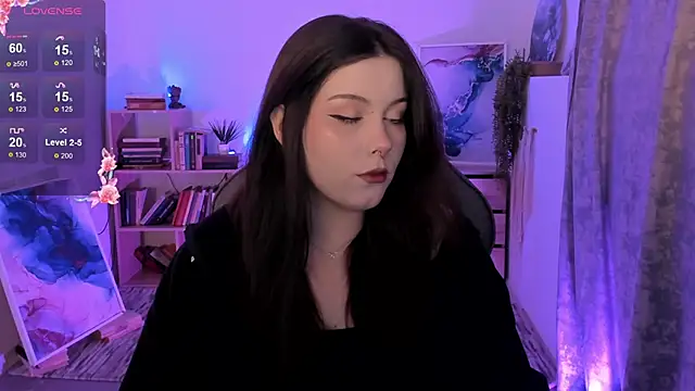 CoralineKeyns online show from 5, 10, 2025