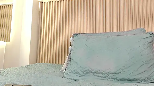 daiana curly online show from 18, 3, 2026