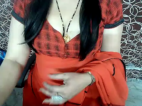 Snapshot of rehana_housewife chatting on 6, 12, 2024 rehana housewife online show from 6, 12, 2024