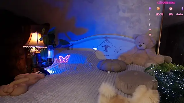 Snapshot of JulieHeets chatting on 28, 12, 2024 JulieHeets online show from 28, 12, 2024