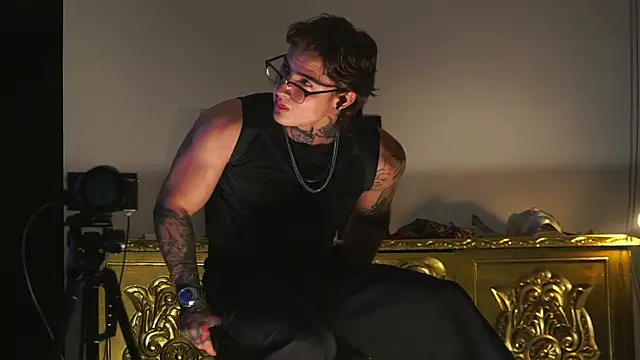 dantecoppolaa  online show from 24, 9, 2025