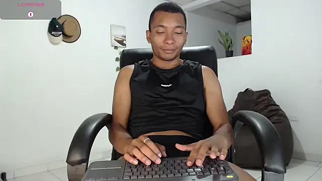 Aaronblack1  online show from 18, 9, 2025