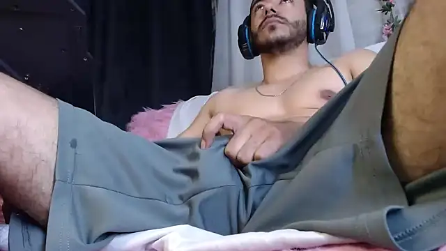 Tommhot online show from 6, 1, 2025