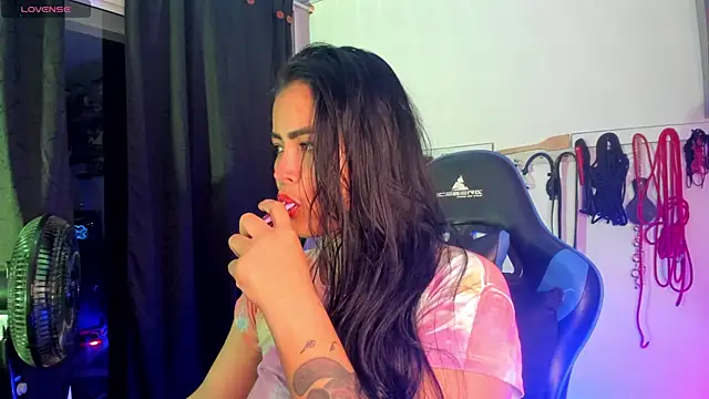 scarlet-kennedy98 online show from 19, 12, 2024