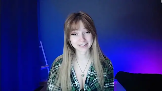 LuciaYoung online show from 10, 3, 2025