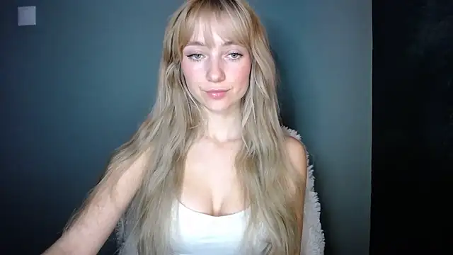 LuciaYoung online show from 7, 11, 2025