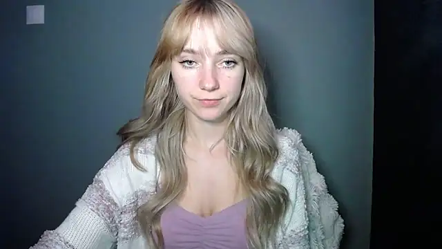 LuciaYoung online show from 25, 11, 2025