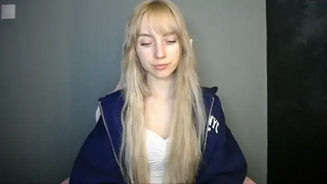 LuciaYoung online show from 12, 4, 2026