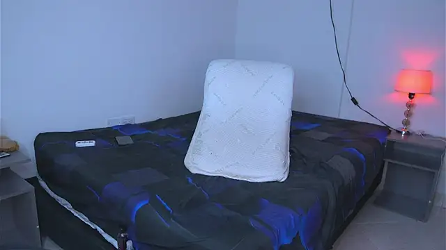 argiee taylorxs2 online show from 12, 9, 2025