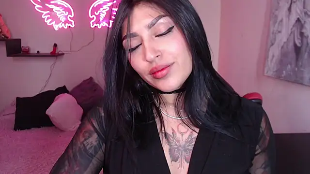 MissDennise online show from 12, 3, 2025