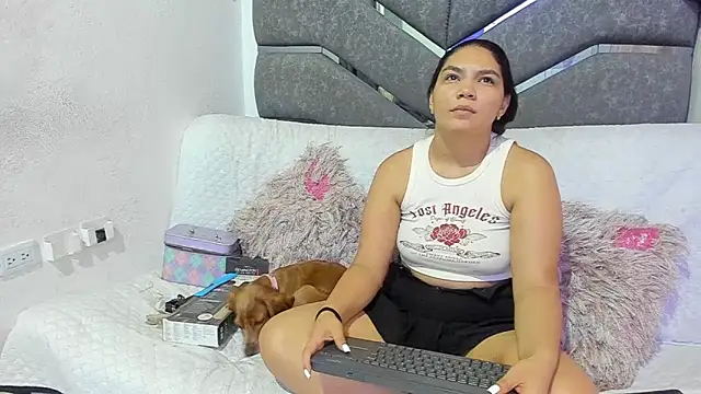 Latinos couples online show from 22, 11, 2025